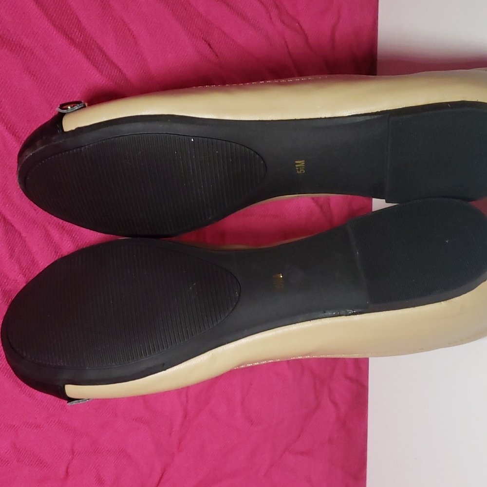 GUESS FLATS - Picture 4 of 4